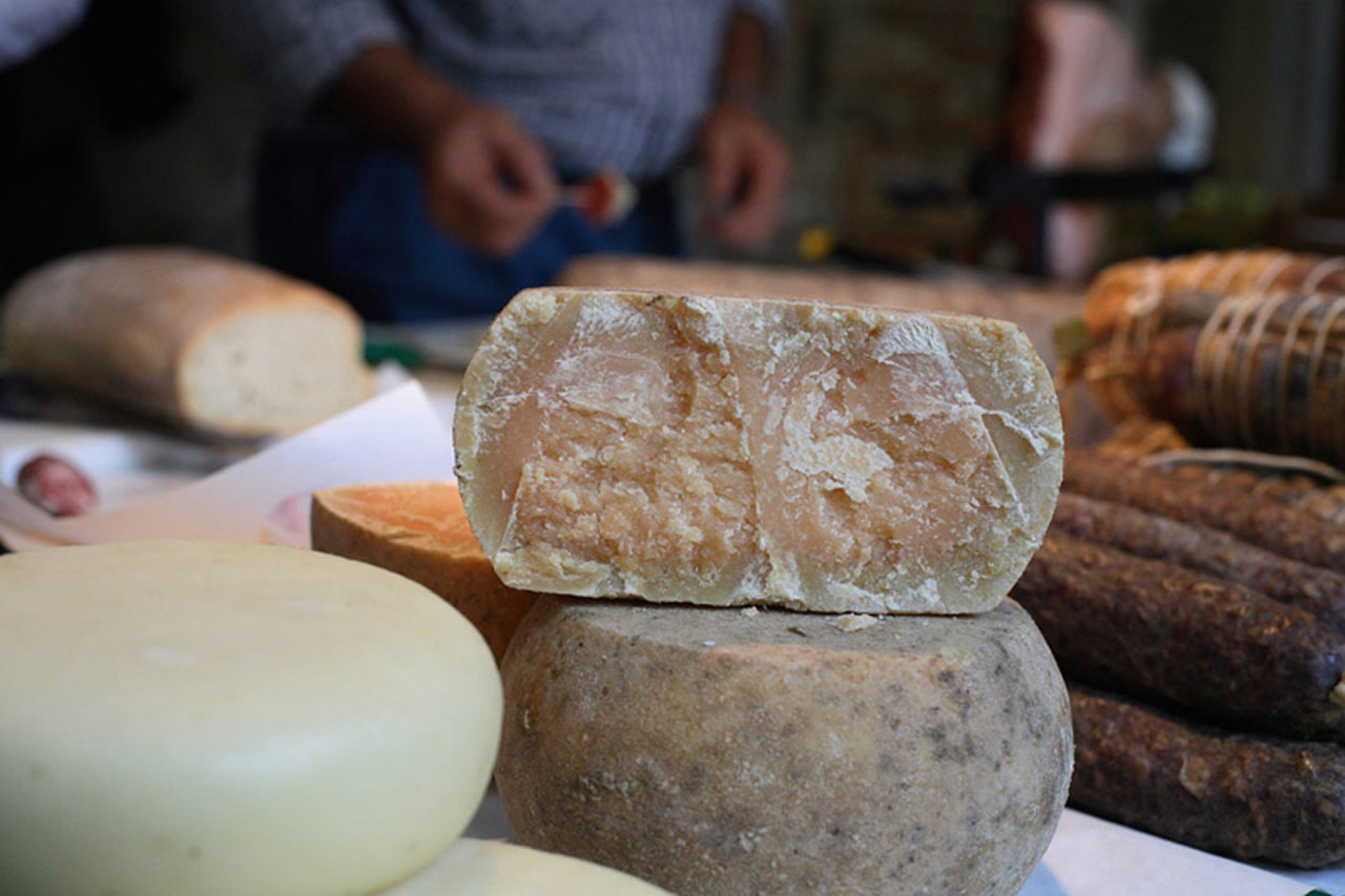 Formaggio di Fossa di Sogliano DOP :: Qualigeo